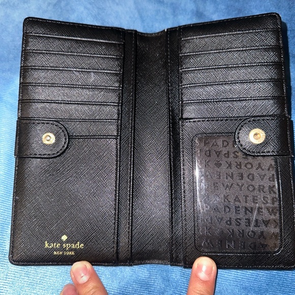 Beautiful Kate Spade wallet - Picture 3 of 6